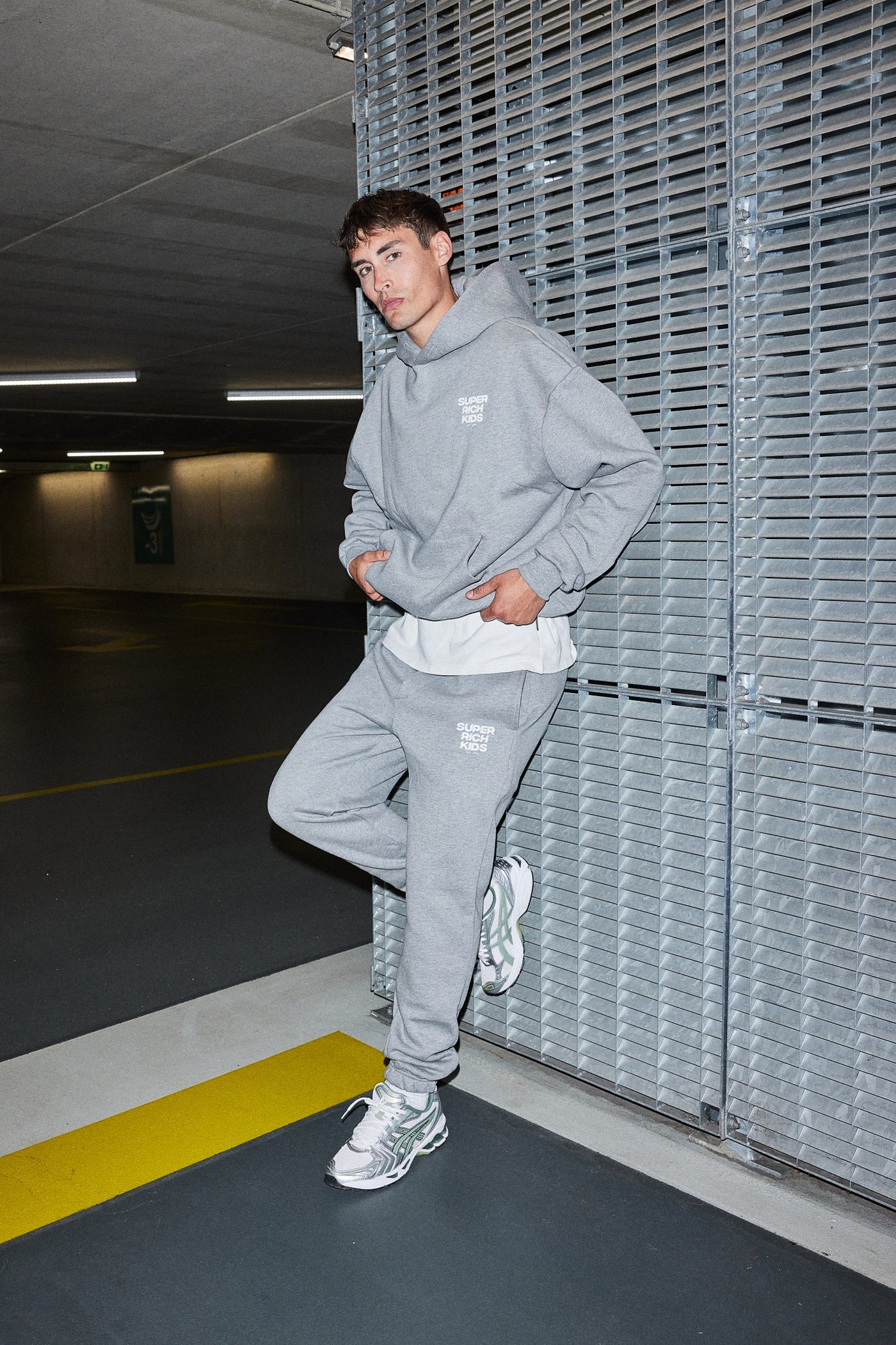 Tracksuit Essential Grijs