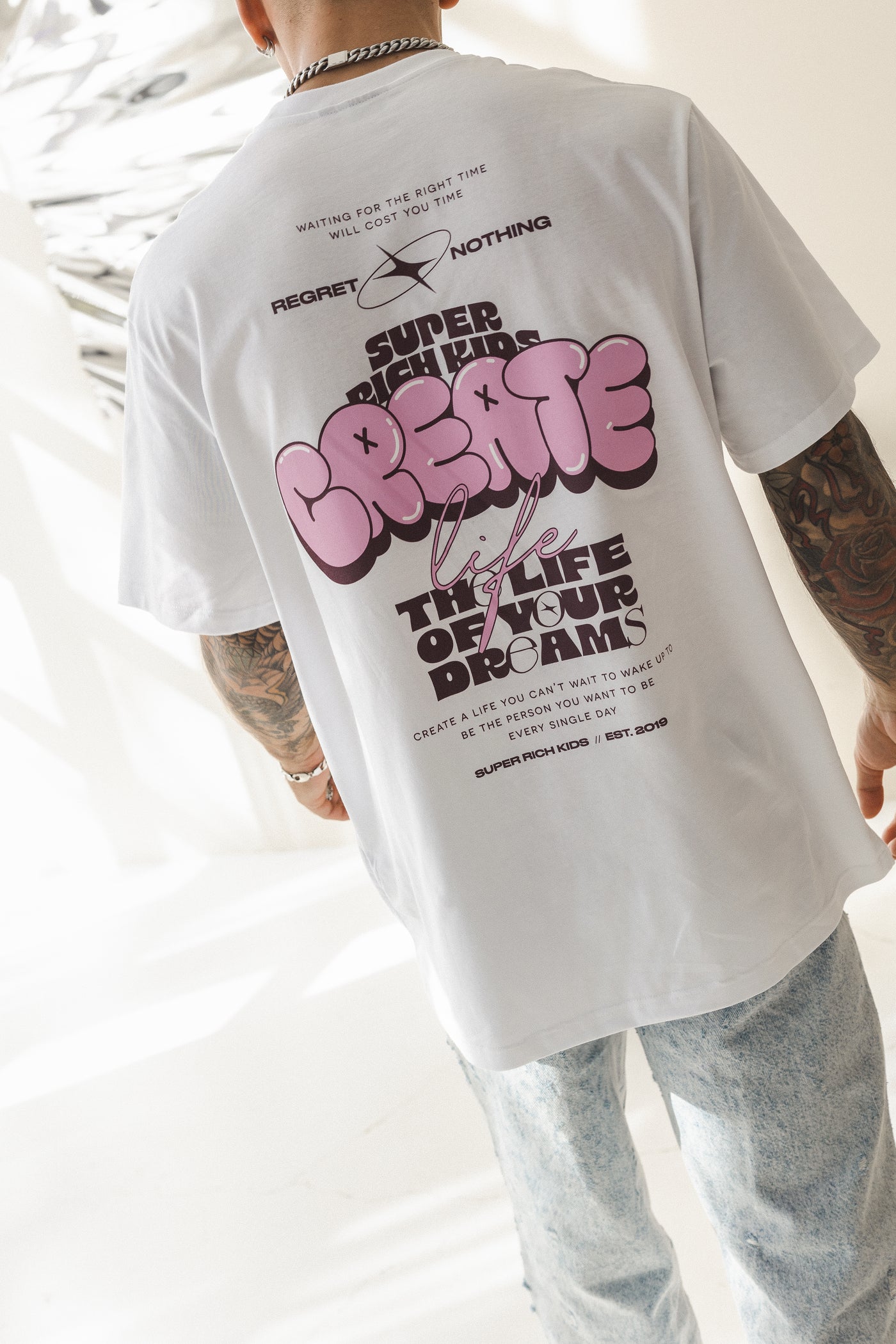 T-Shirt 'Create' Wit met roze