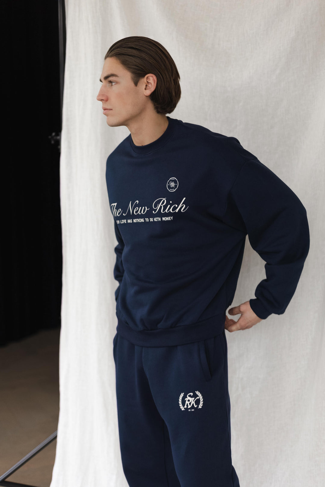 'The New Rich' Sweater 'Navy'