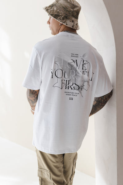 T-Shirt 'Love yourself' Wit